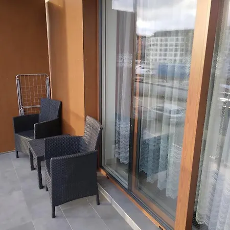 Apartament La Perla 4 Apartment *